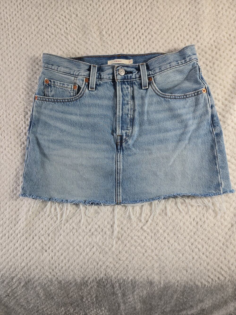Levi's Icon Skirt Womens 27 Light Wash Denim Mini Skirt Raw Hem Button Fly #0122